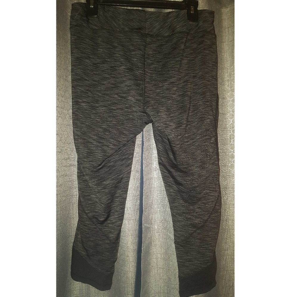 Athletic leggings